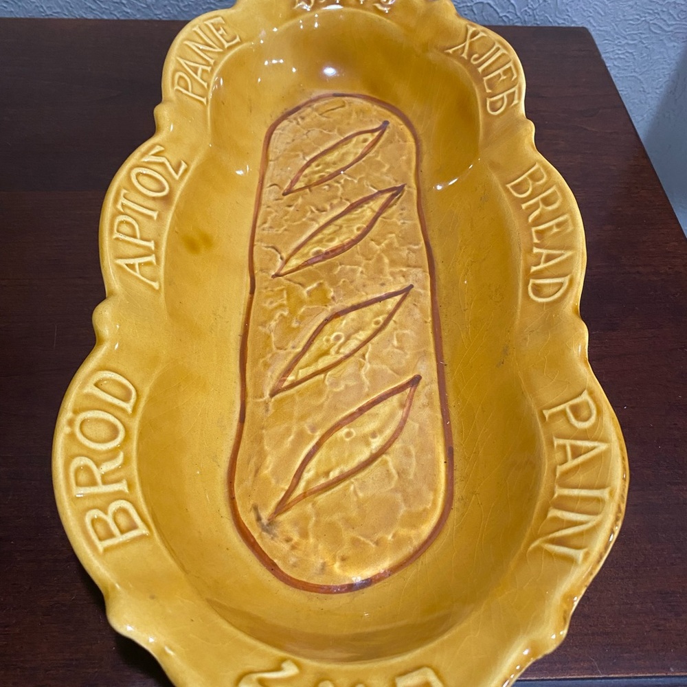 California Pottery Bread Dish, Goldenrod Color
Made in the USA